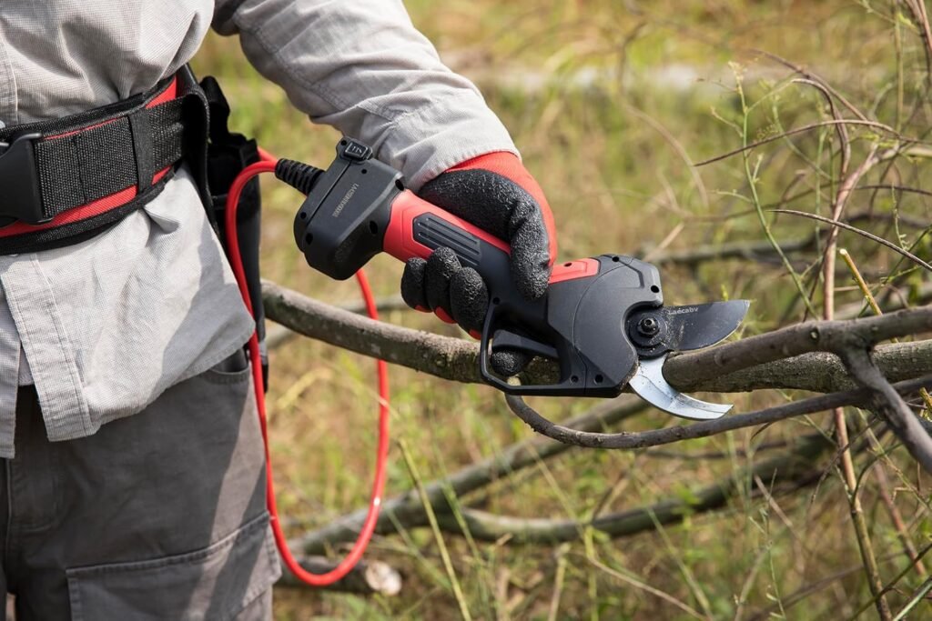 medidas de seguridad para utilizar las tijeras eléctricas de podar